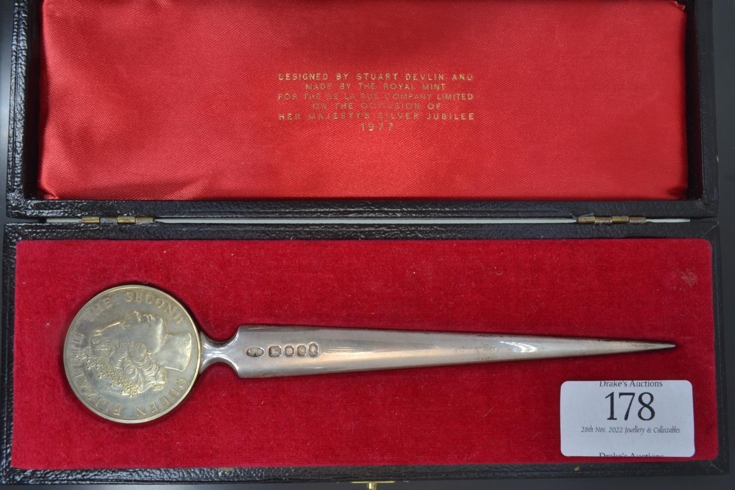 Cased Stuart Devlin for Royal Mint silver commemorative Queen's Silver Jubilee letter opener with co