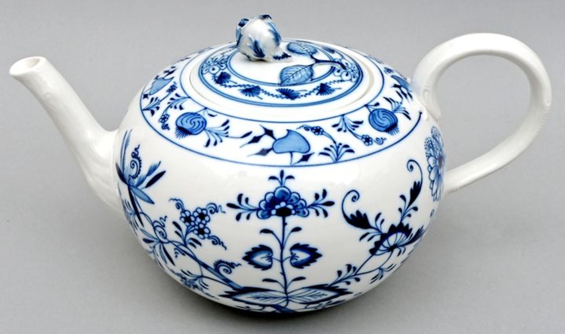 Zwiebelmuster-Teekanne/ tea pot blue onion pattern