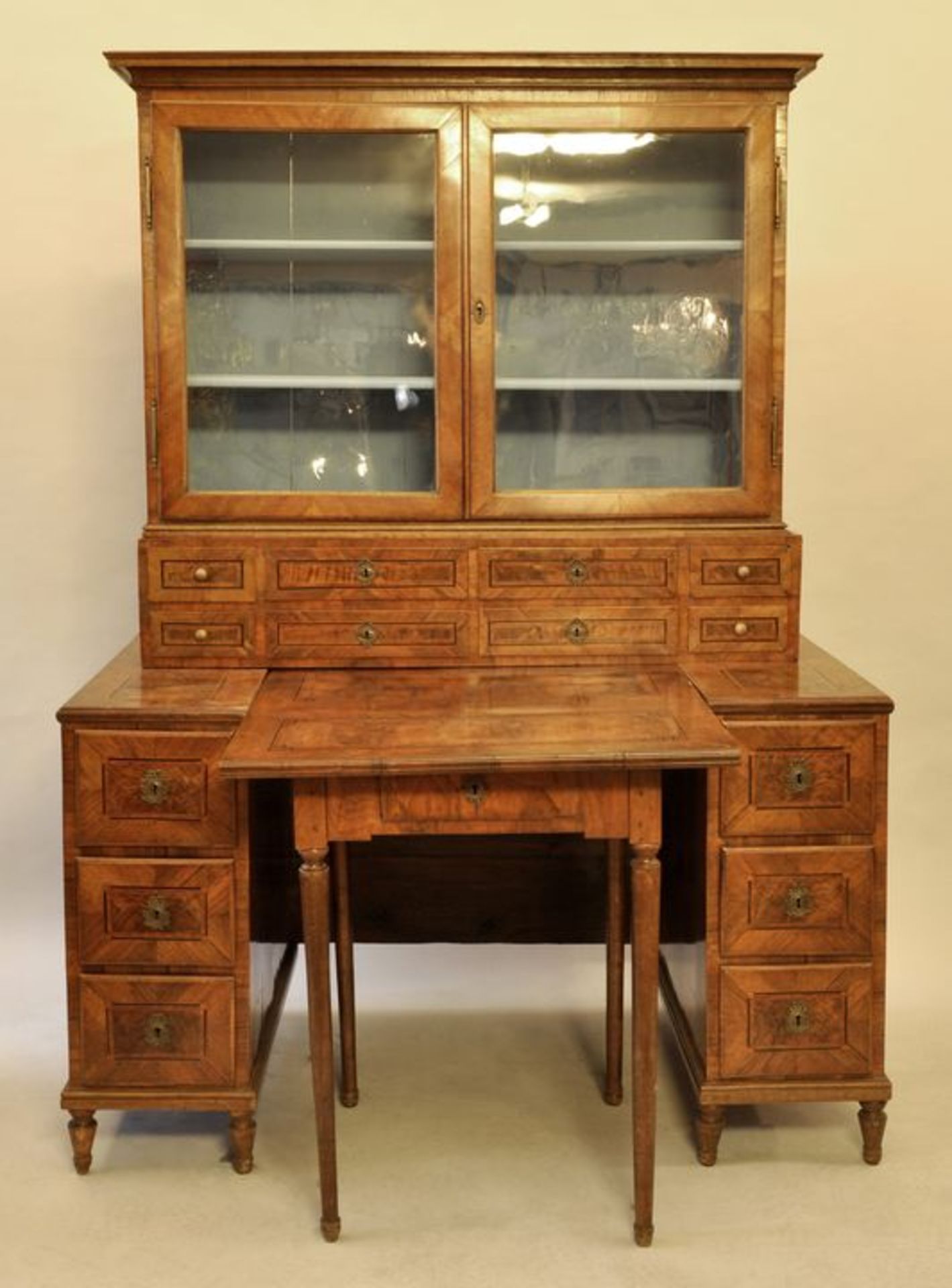 Schreibtisch mit Vitrine / Desk with glass cabinet - Image 2 of 3