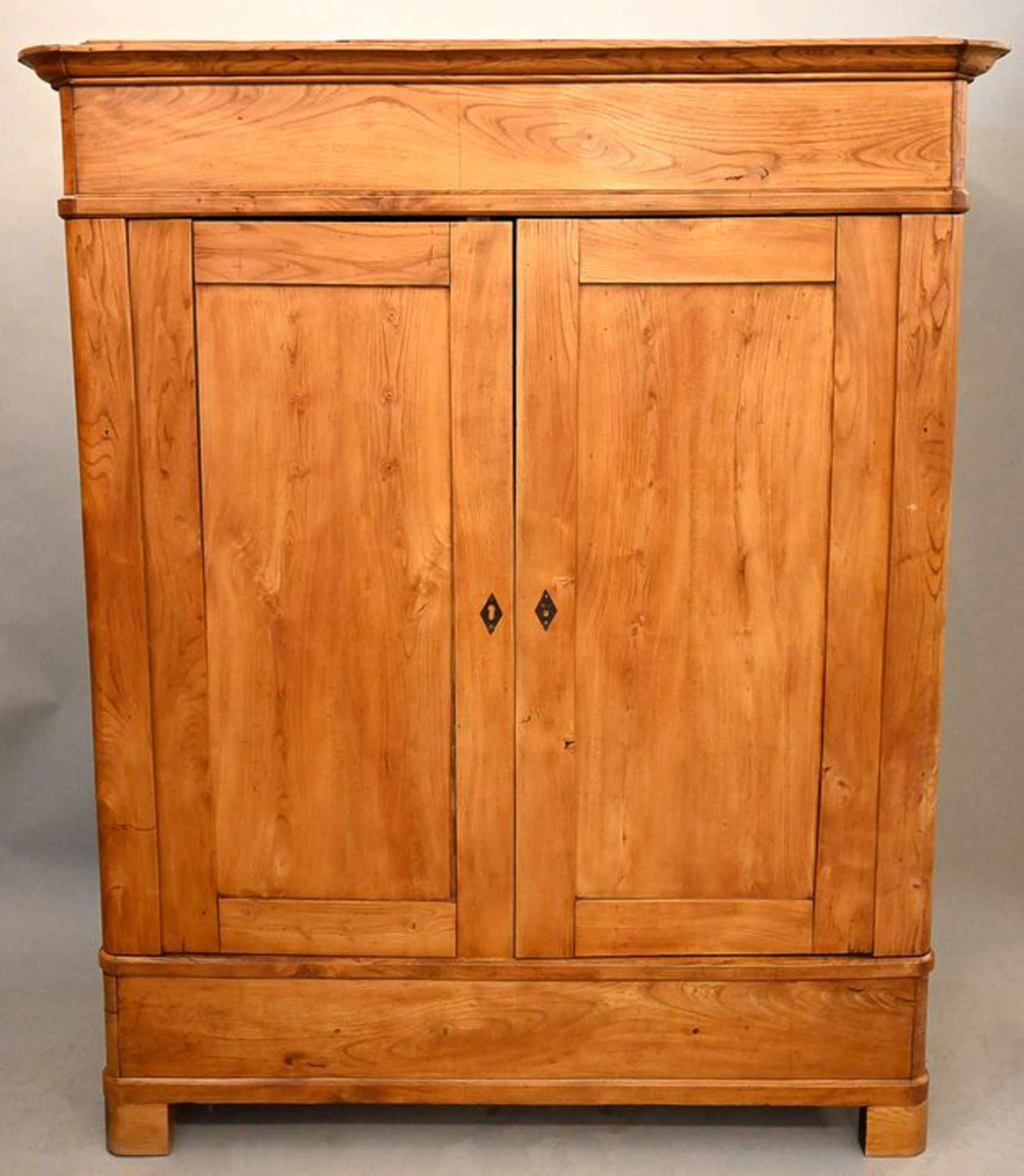 Kleiderschrank / Wardrobe