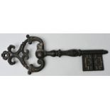 Großer gusseiserner Schlüssel/ large iron key