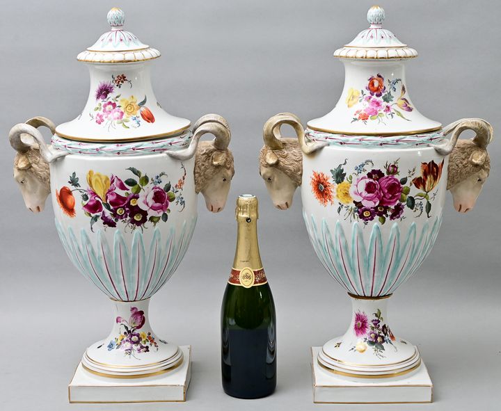 Paar Prunkvasen Fürstenberg/ a pair of large vases - Image 2 of 8