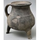 Dreibeintopf/ ceramic pot