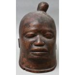Helmmaske im Makonde-Stil/ Makonde helmet mask