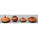 Vier runde Holzdosen / Four round wood boxes