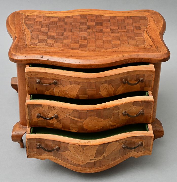 Modellkommode  / Model chest of drawers - Bild 3 aus 3