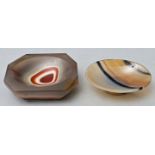 Zwei kleine Achatschälchen / Two small agate bowls