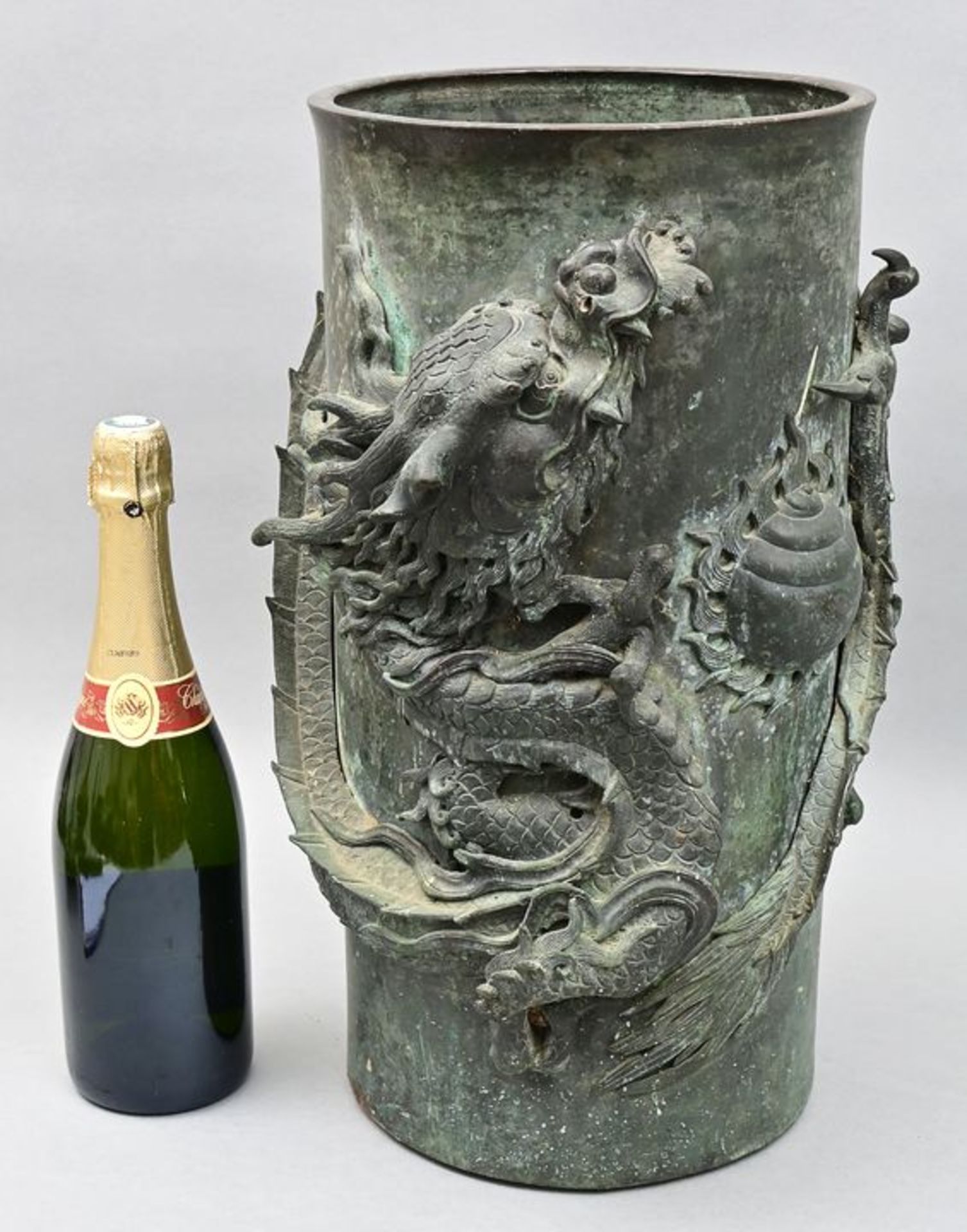 Große Bronzevase/ bronze vase - Bild 2 aus 7