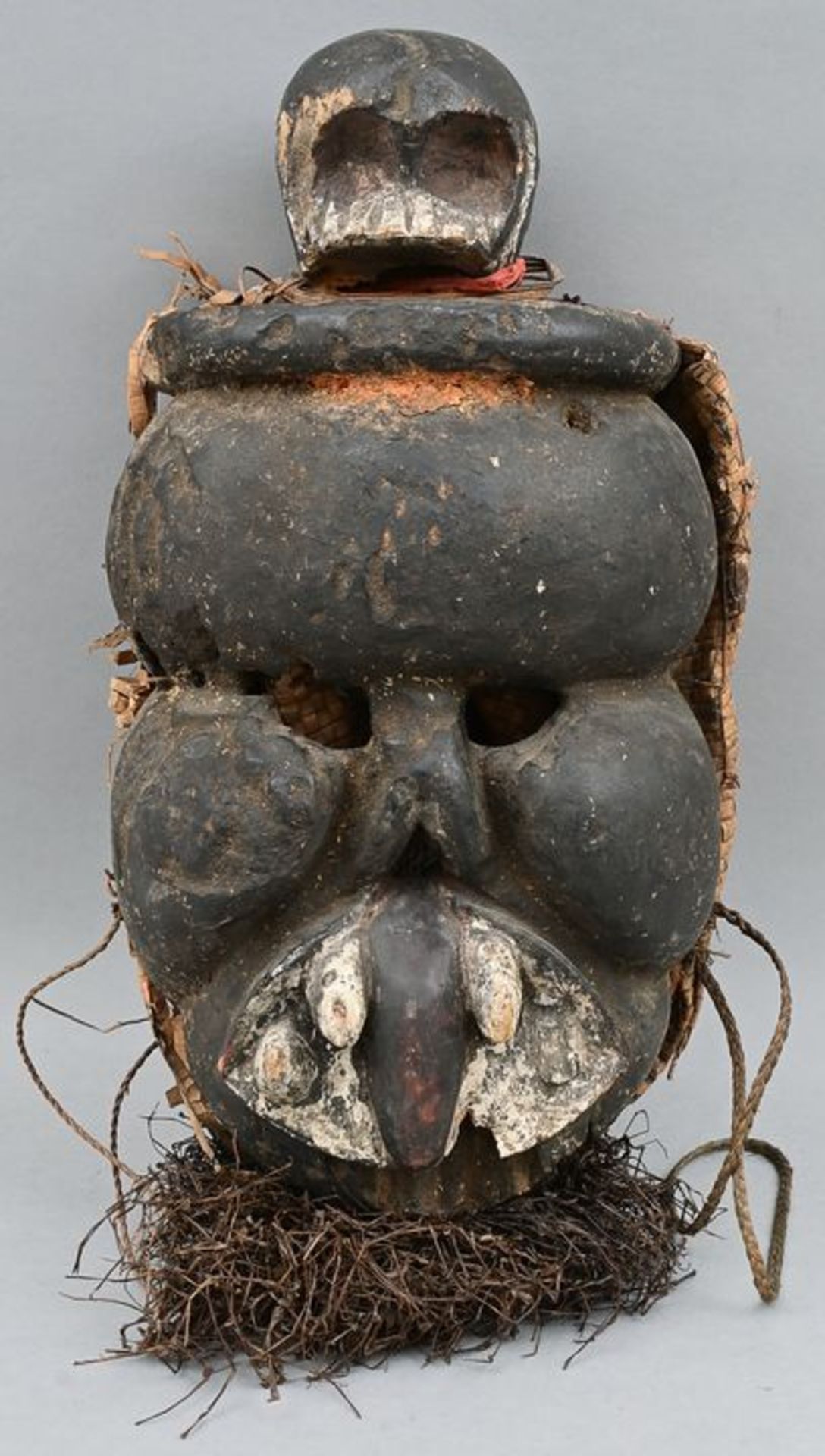 Maske idiok ekpu/ deformation mask