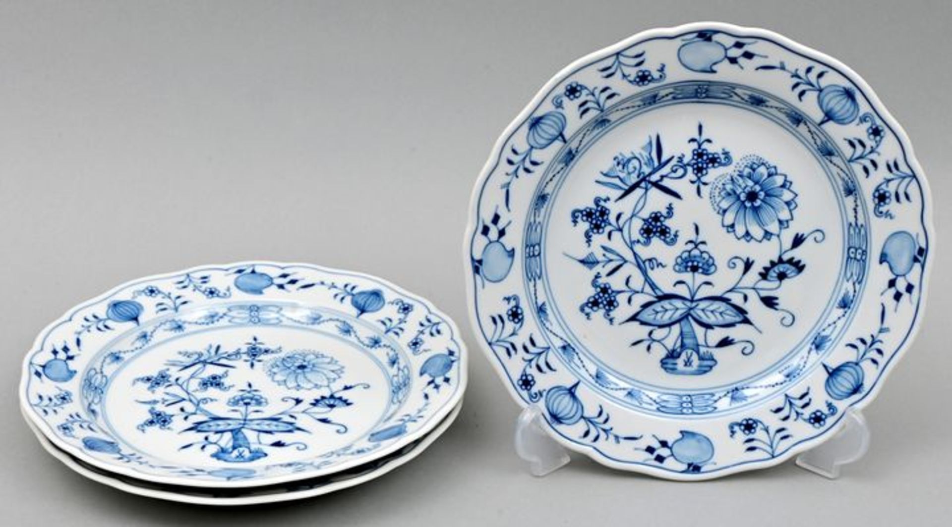 Drei Speiseteller, Meissen / Three dinner plates, Meissen