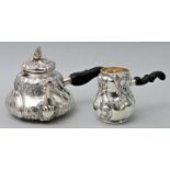 zwei Silbergeräte/ silver pot and creamer
