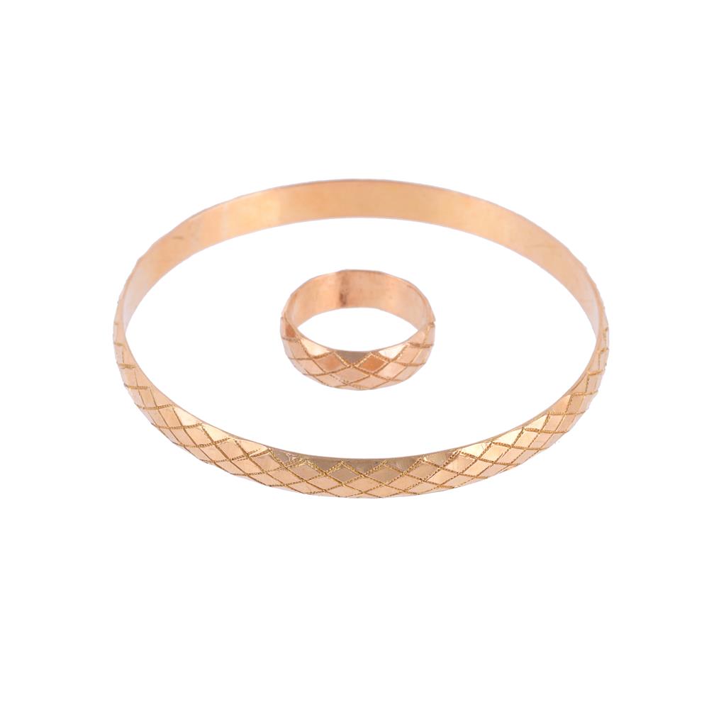 A TEXTURED BANGLE AND RING - Bild 2 aus 2