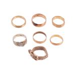 A COLLECTION OF GOLD COLOURED RINGS