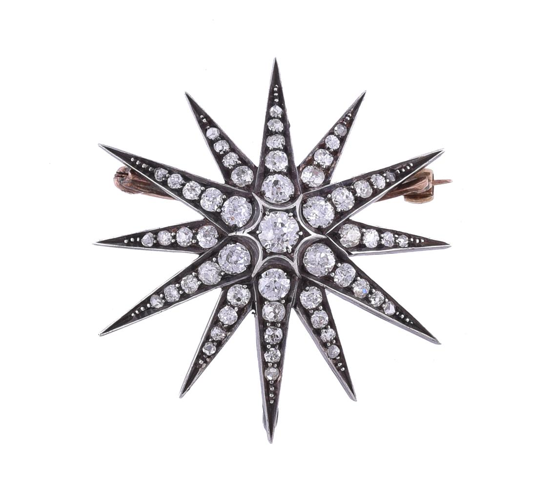 A DIAMOND STAR BROOCH FIRST HALF OF THE 20TH CENTURY