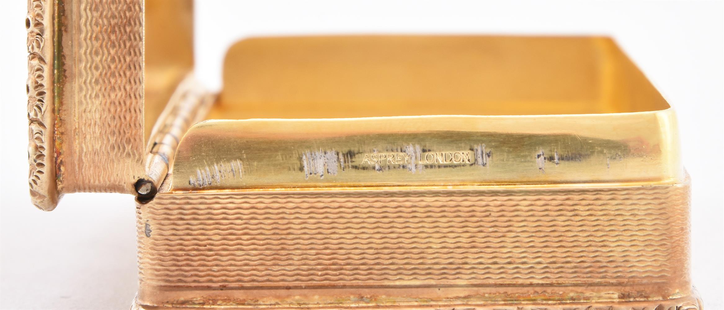 A SILVER GILT RECTANGULAR BOX RETAILED BY ASPREY, MAKER'S MARK GHR (NOT TRACED) - Image 4 of 4