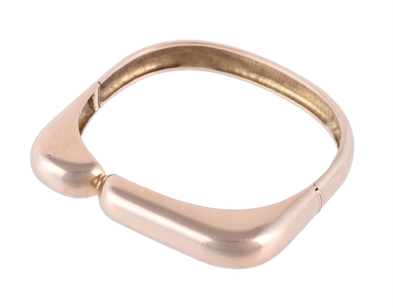 DINESEN, A GOLD COLOURED BANGLE - Bild 2 aus 2