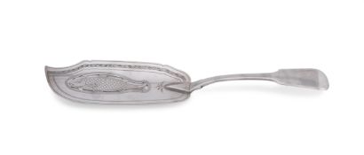 A LATE GEORGE III SILVER FIDDLE PATTERN FISH SLICE, MAKER'S MARK IN