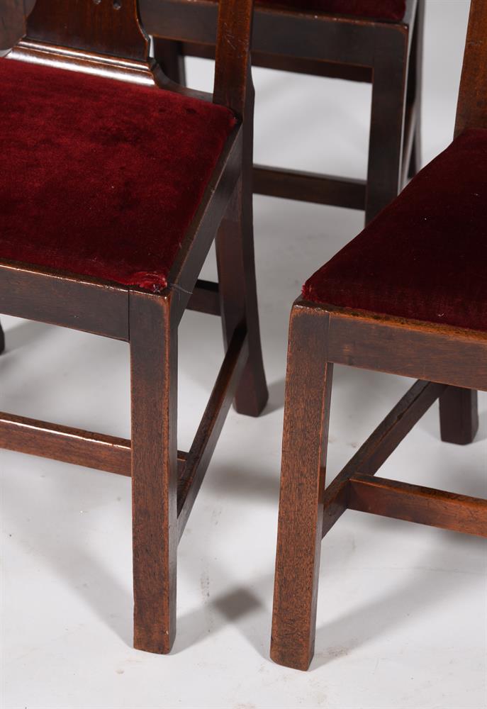 A set of six George III mahogany chairs - Image 2 of 3