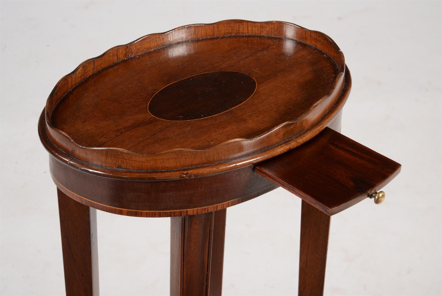Y A George III mahogany and tulipwood banded oval urn stand - Image 3 of 3
