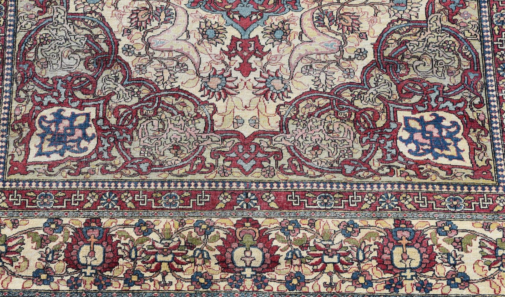 An Isfahan rug - Image 3 of 3