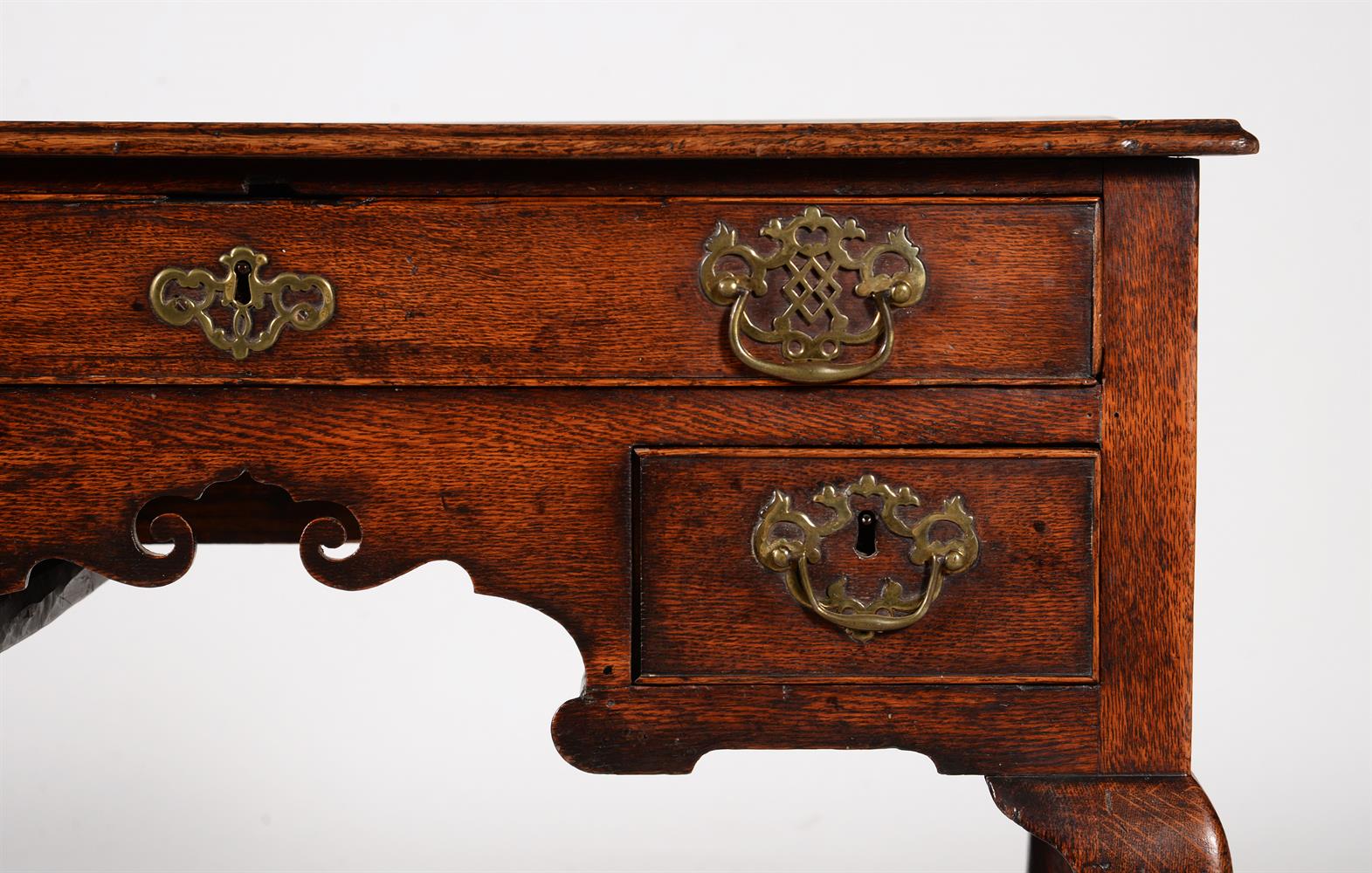 A George III oak side table or lowboy - Image 3 of 3