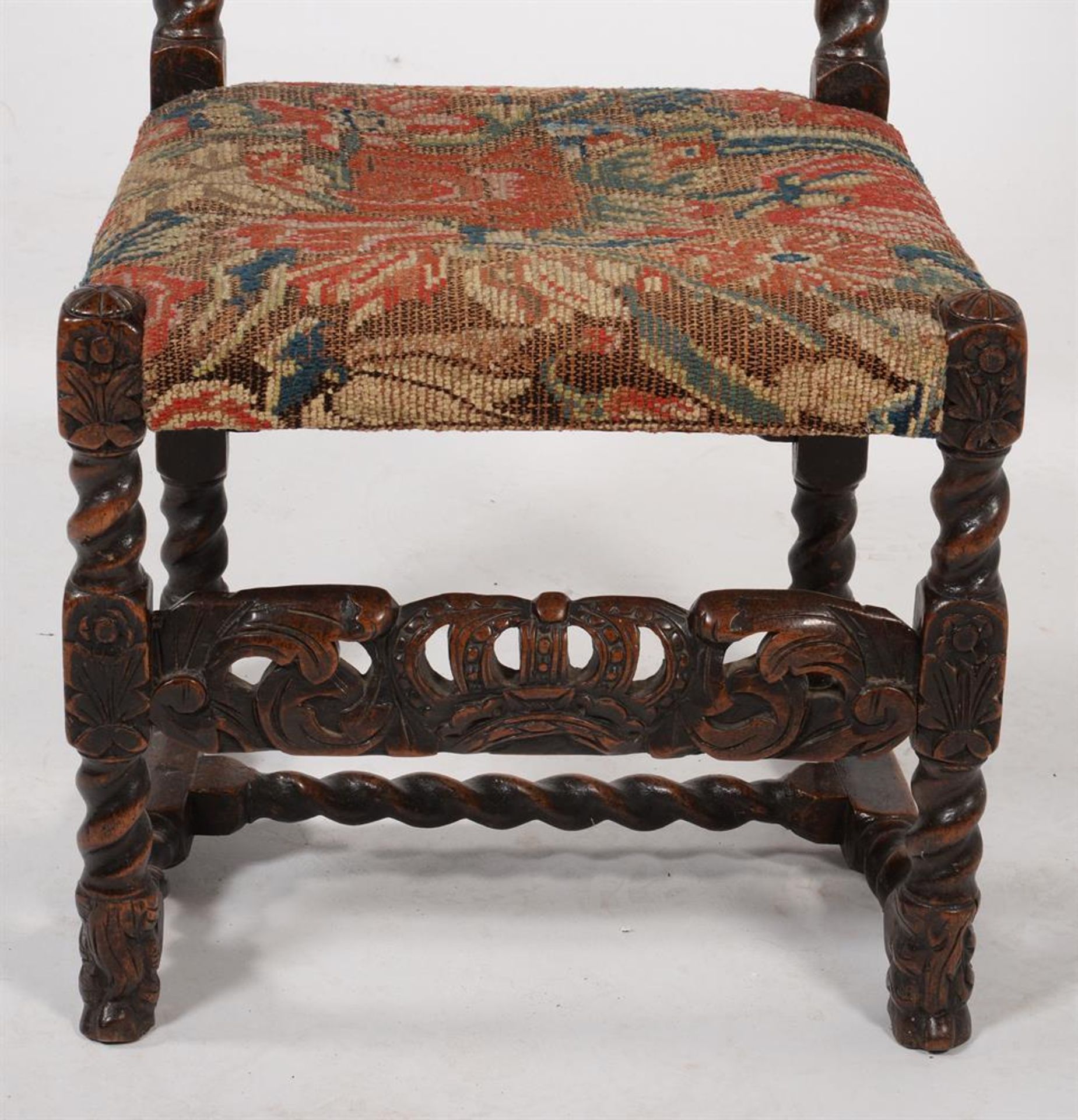 A Charles II walnut side chair - Bild 3 aus 3