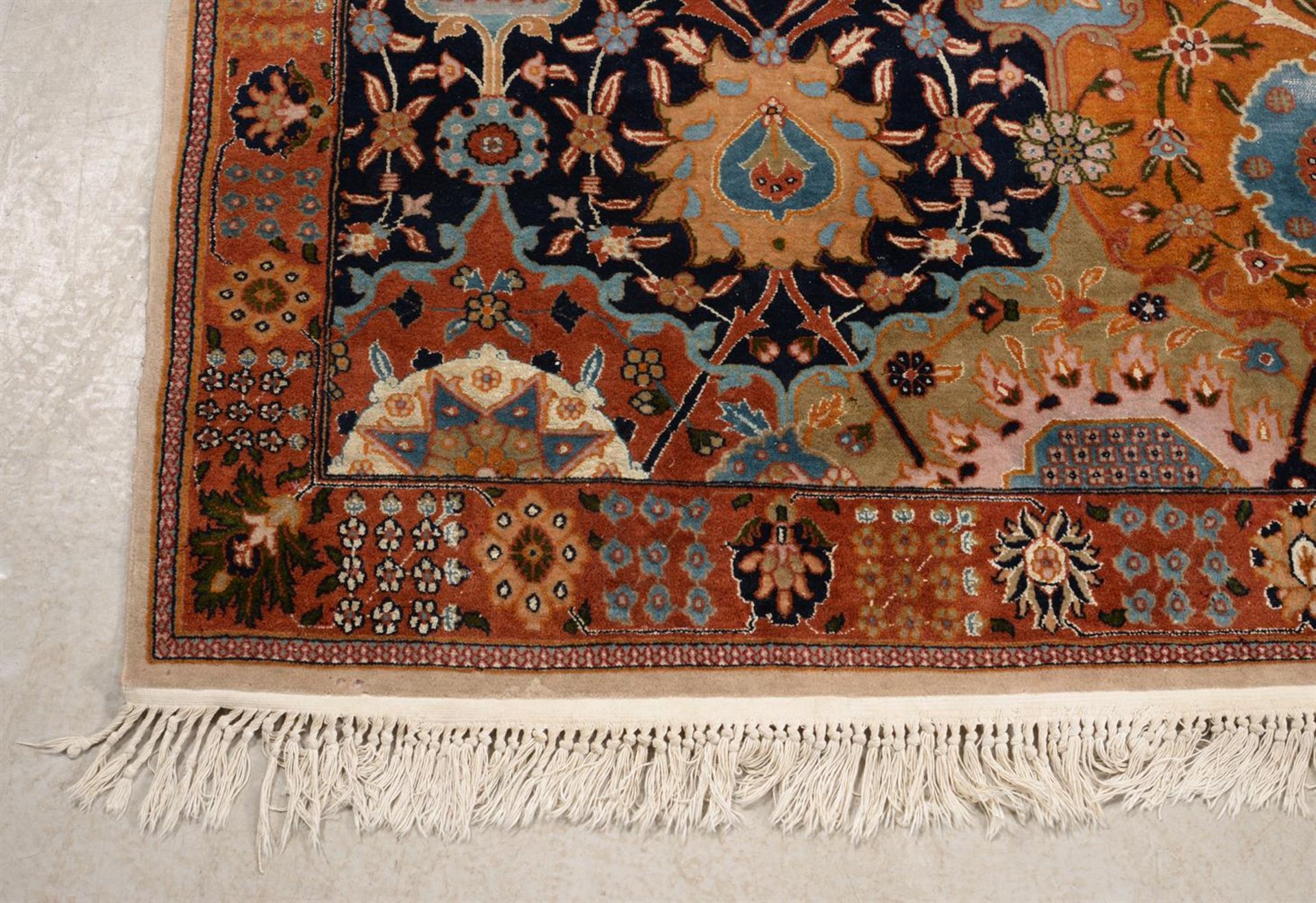 A Tabriz carpet - Bild 3 aus 3