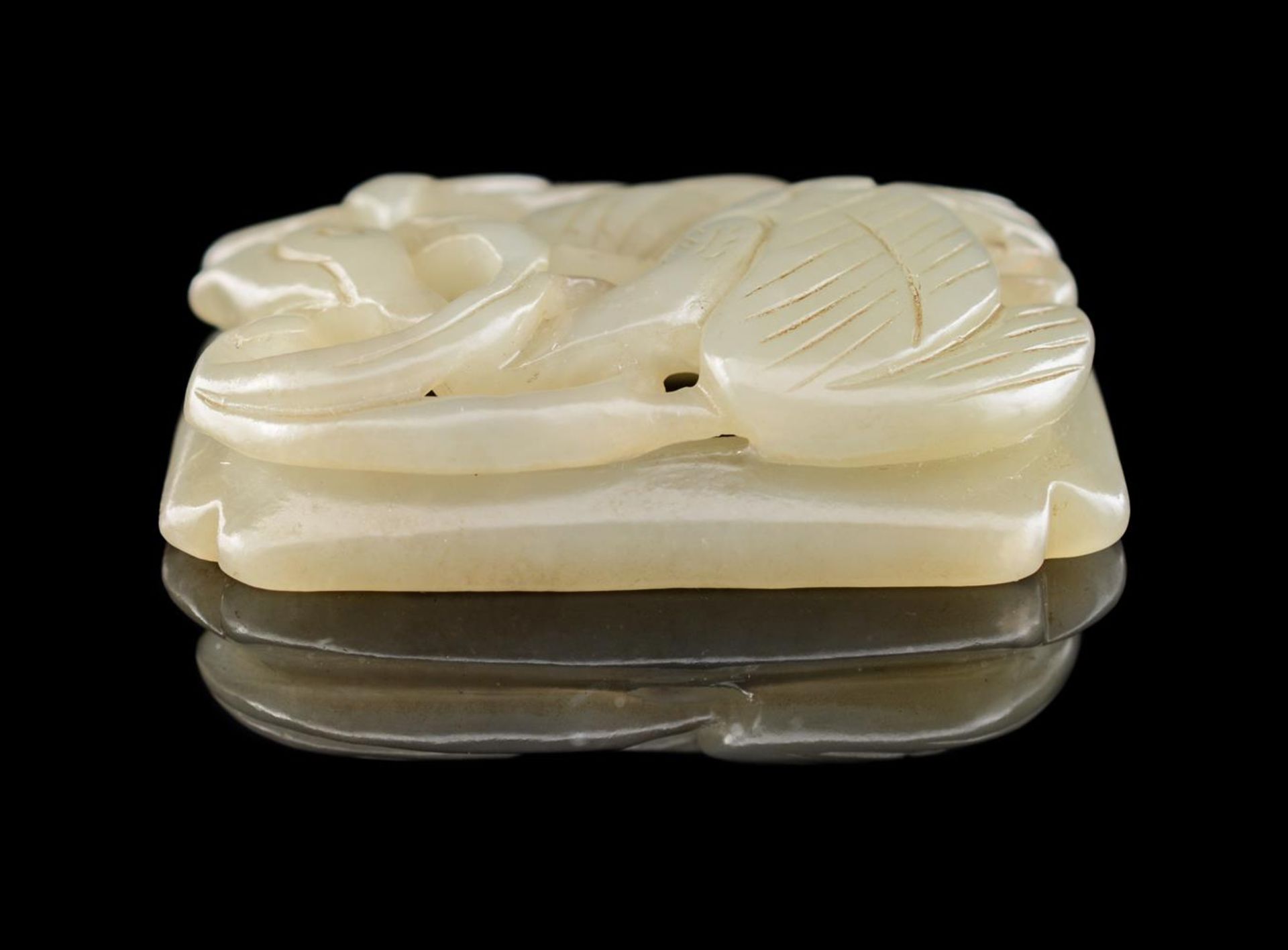 A group of five Chinese jade plaques and pendants - Image 13 of 16