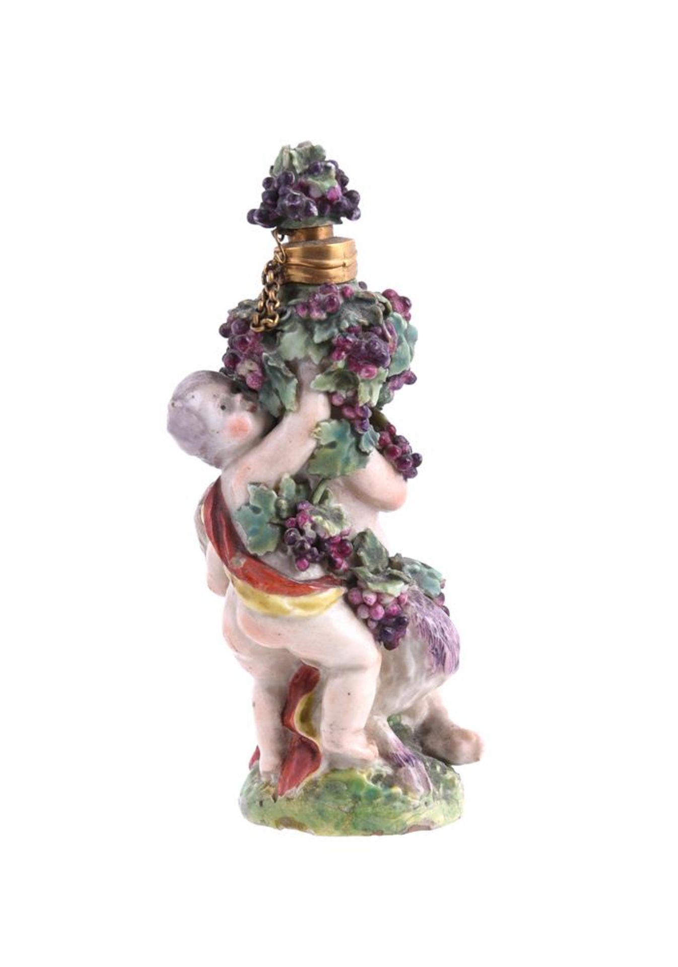 A Charles Gouyn St. James's factory type scent bottle and stopper of Bacchic putti with a faun - Bild 2 aus 4