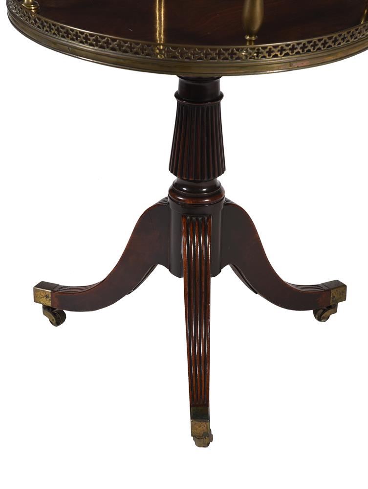 A George IV mahogany two-tier dumb waiter - Image 2 of 4