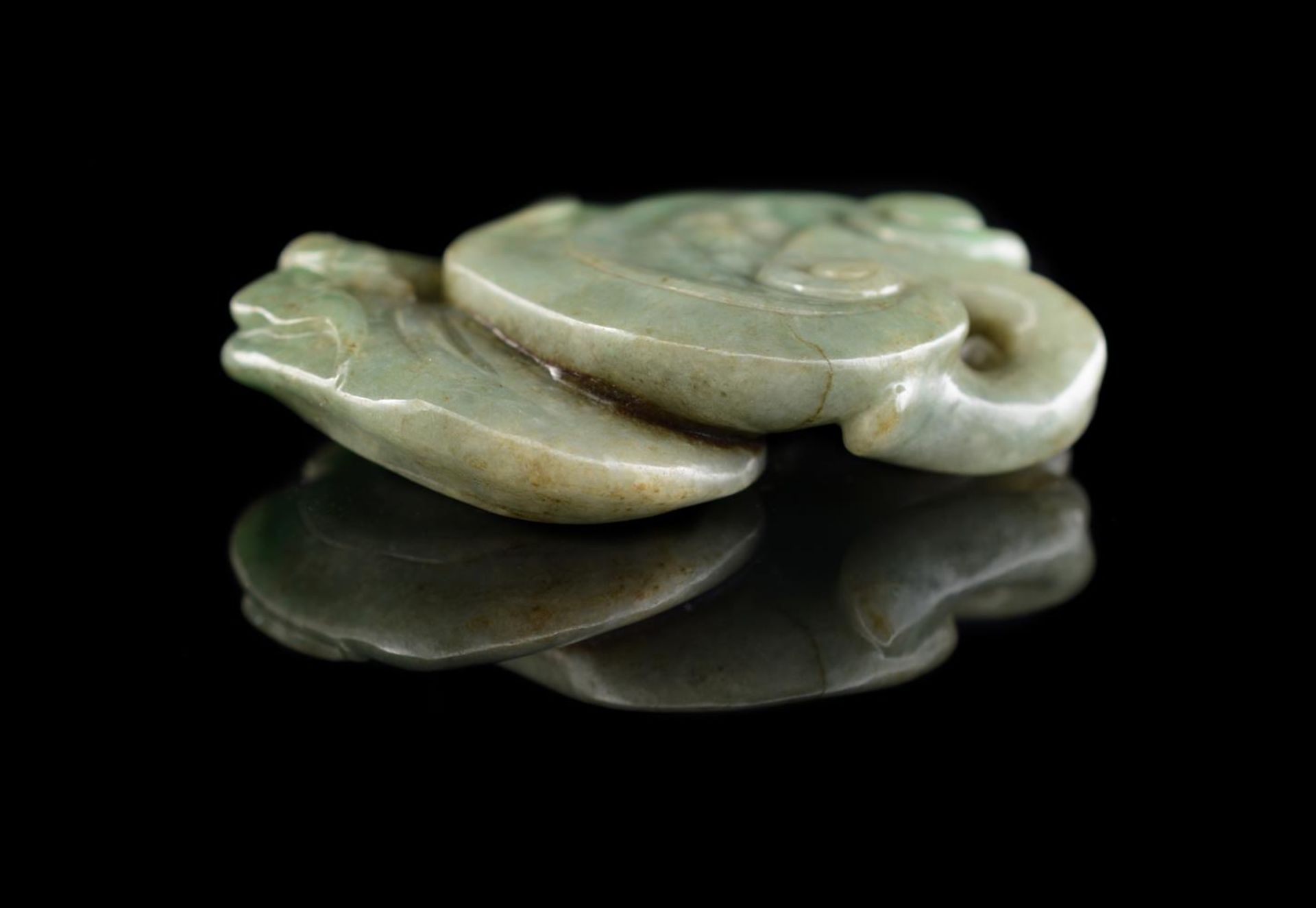 A group of five Chinese jade plaques and pendants - Image 16 of 16