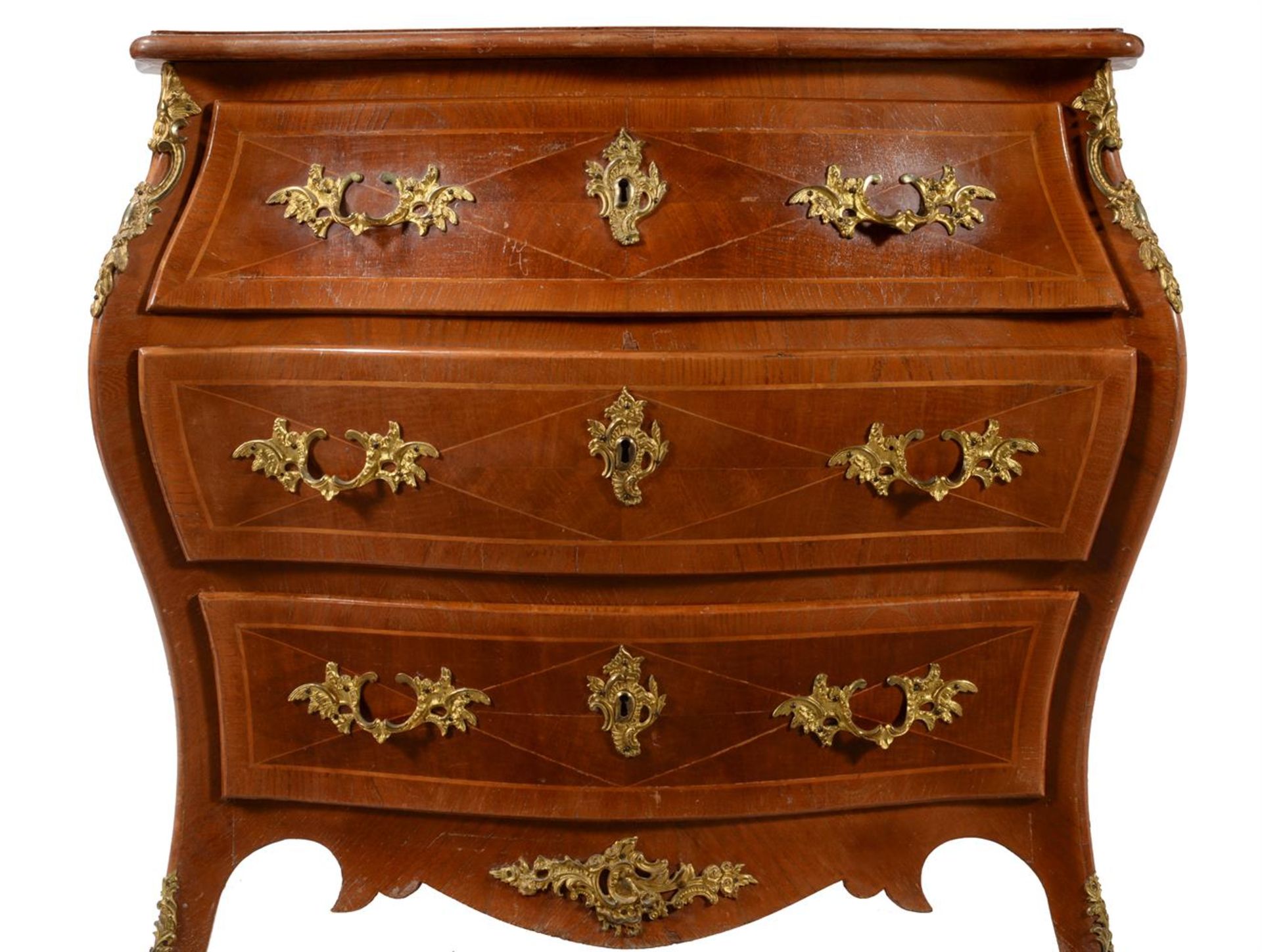 Y A French chestnut and kingwood banded commode in Louis XV/XVI transitional style - Image 3 of 4