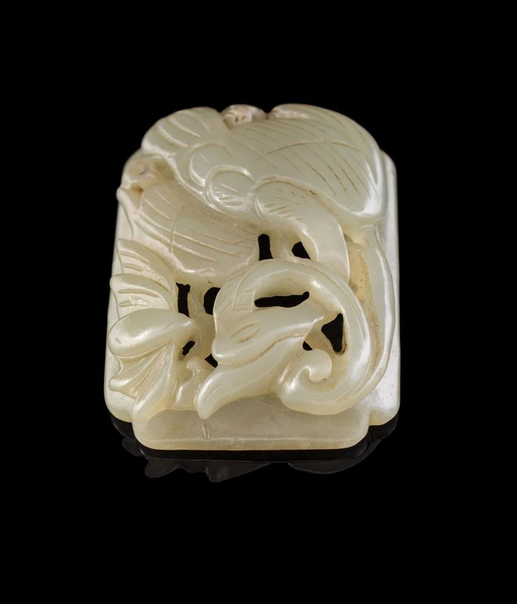 A group of five Chinese jade plaques and pendants - Image 11 of 16