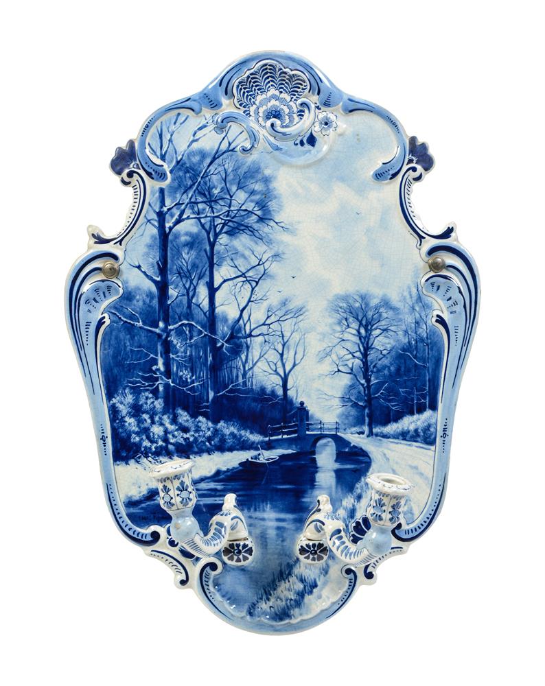 A Dutch Delft (De porcelyn fles) wall blue and white girondole - Image 2 of 3