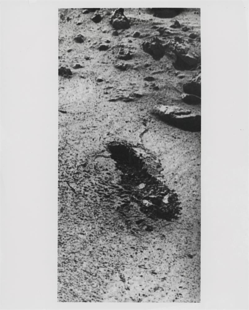 Martian soil and weather investigations (3 views), Viking Lander 1, Jul - Aug 1976 - Image 2 of 7
