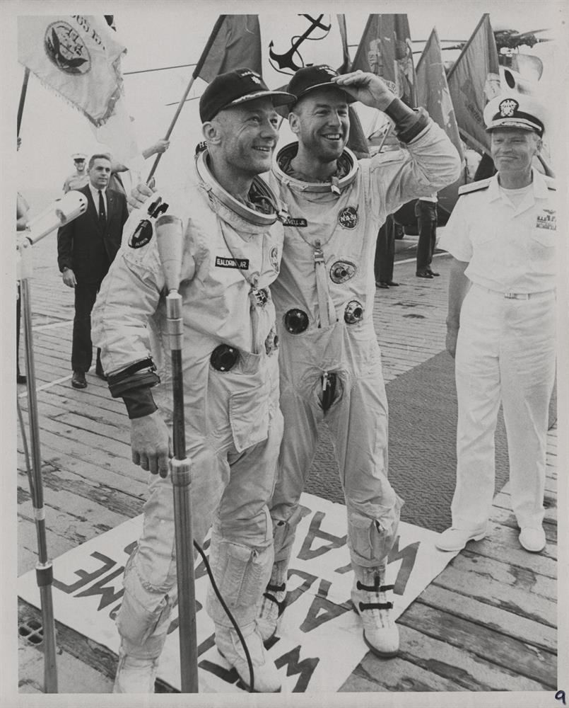 The last recovery of Gemini programme, Gemini 12, 11-15 Nov 1966 - Image 2 of 5