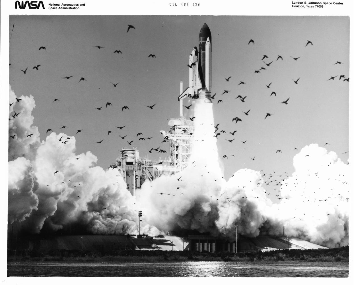 'Challenger' disaster (11 black and white views), STS-51L, 28 Jan 1986 - Image 3 of 4