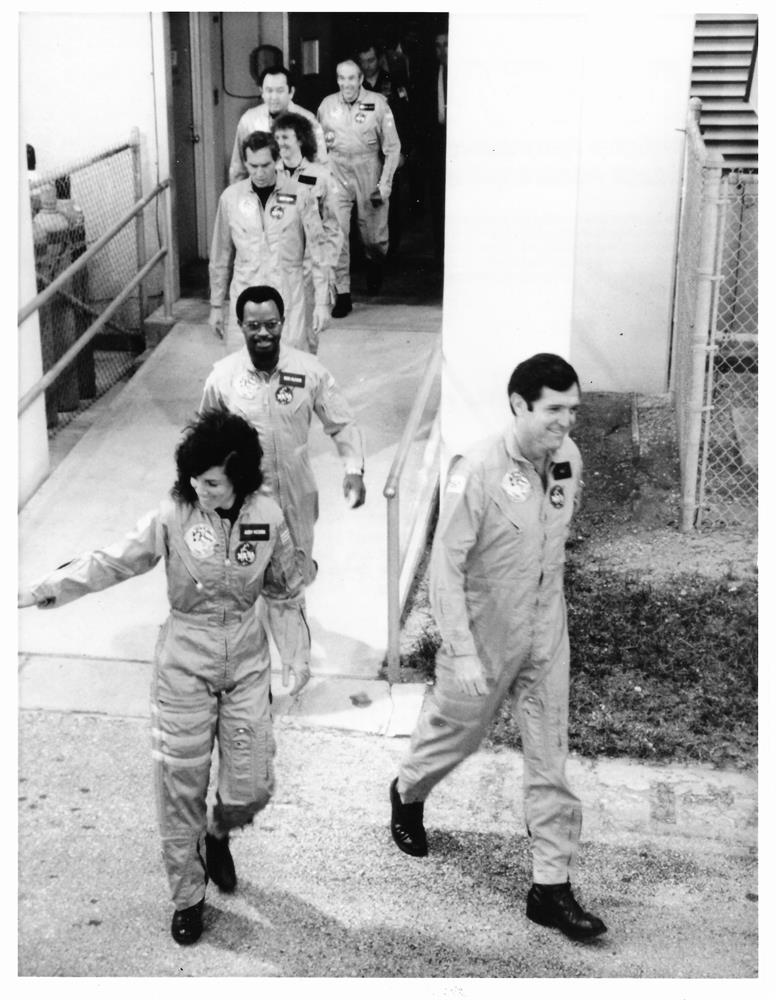 'Challenger' disaster (11 black and white views), STS-51L, 28 Jan 1986