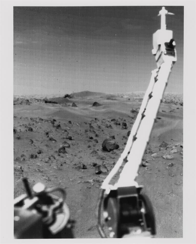 Martian soil and weather investigations (3 views), Viking Lander 1, Jul - Aug 1976 - Image 6 of 7