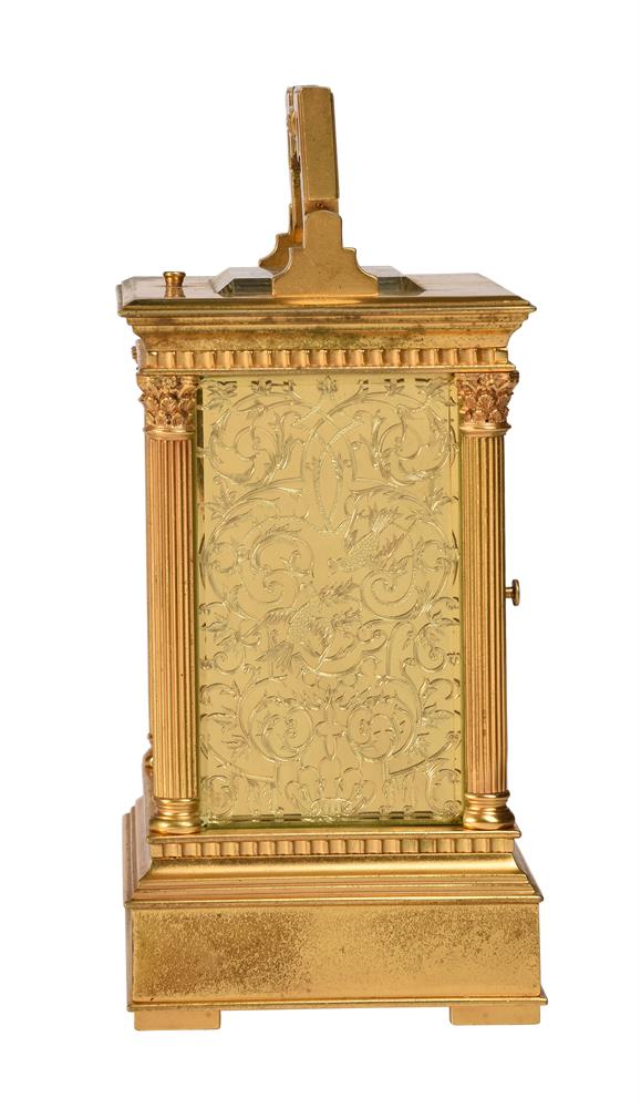A FRENCH GILT ANGLAISE RICHE CASED REPEATING CARRIAGE CLOCK WITH FINE ENGRAVED FRETWORK PANELS - Image 2 of 5