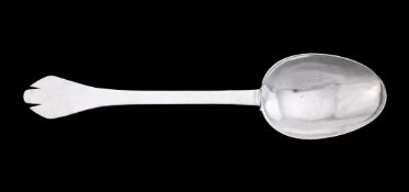 A WILLIAM & MARY WEST COUNTRY SILVER TREFID SPOON JOHN MORTIMER