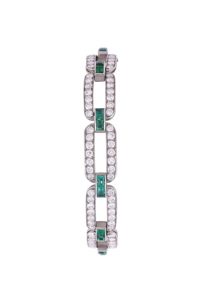 A 1930S FRENCH DIAMOND AND EMERALD BRACELET