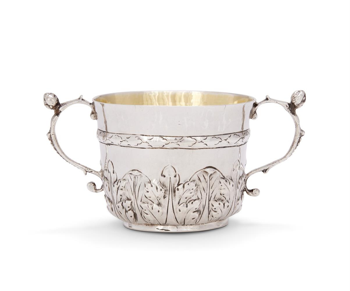 A CHARLES II SMALL SILVER TWIN HANDLED CUP, FRANCIS SINGLETON