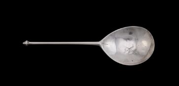 AN UNASCRIBED LATE MEDIAEVAL SILVER DIAMOND POINT SPOON, UNMARKED