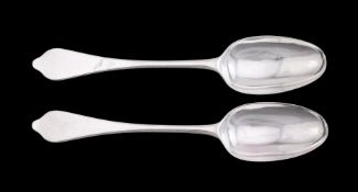 A PAIR OF QUEEN ANNE SILVER DOGNOSE SPOONS, ISAAC DAVENPORT