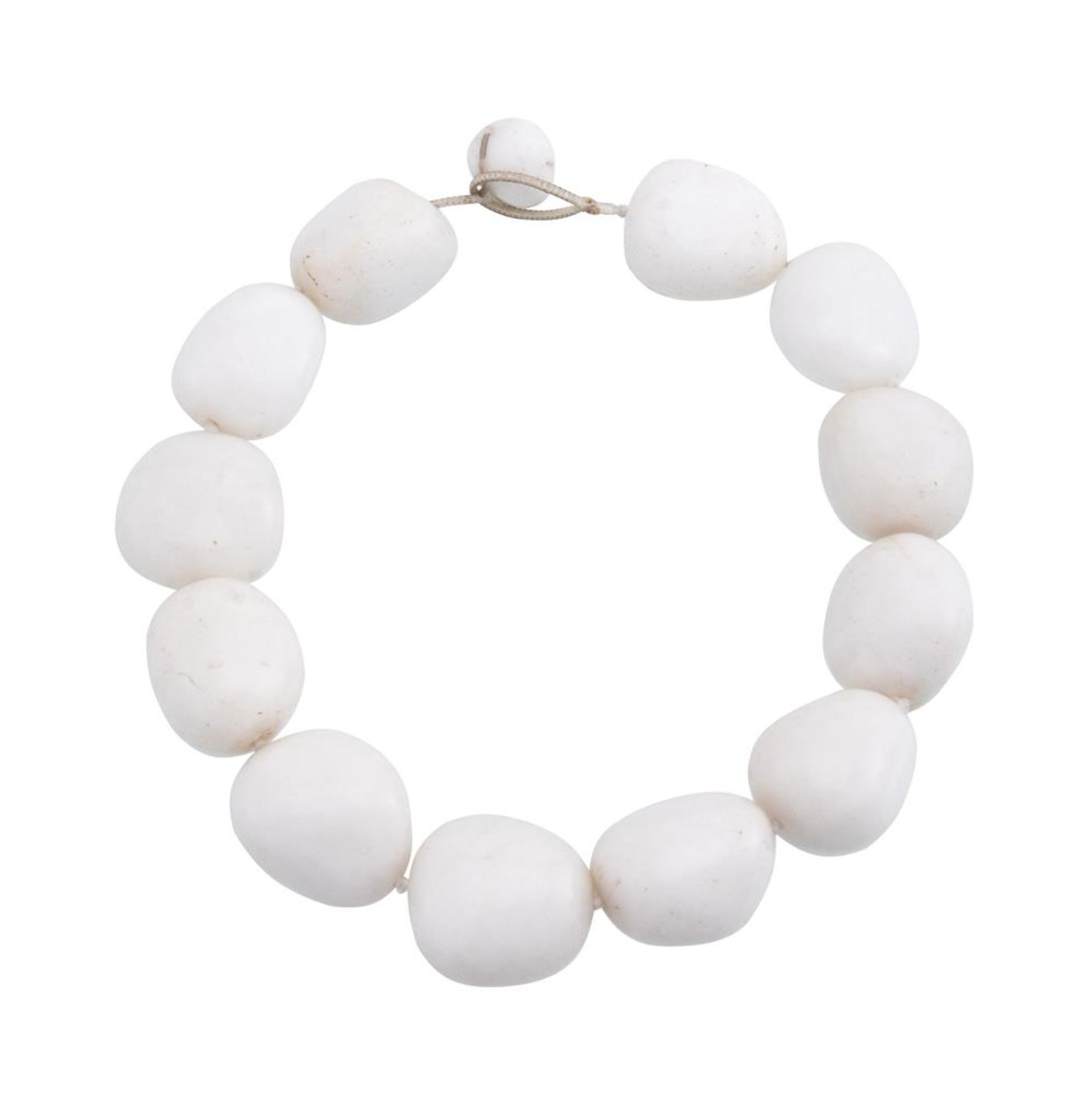 ATTRIBUTED TO ANGELA PINTALDI, A WHITE HARDSTONE NECKLACE