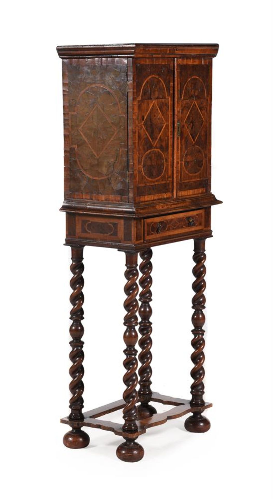 A CHARLES II YEW OYSTER VENEERED AND HOLLY BANDED CABINET - Image 2 of 9