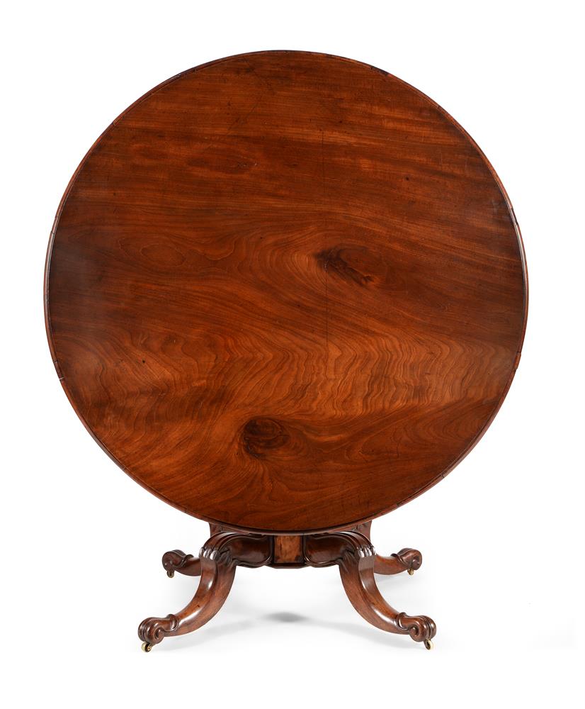 A WILLIAM IV MAHOGANY CIRCULAR CONCENTRIC EXTENDING DINING TABLE, CIRCA 1835 - Image 2 of 6
