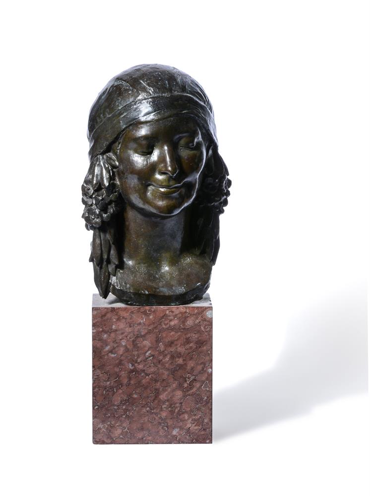 ALPHONSE SALADIN (FRENCH 1878 - 1956), A BRONZE PORTRAIT BUST OF A WOMAN, MID/EARLY 20TH CENTURY - Image 2 of 4