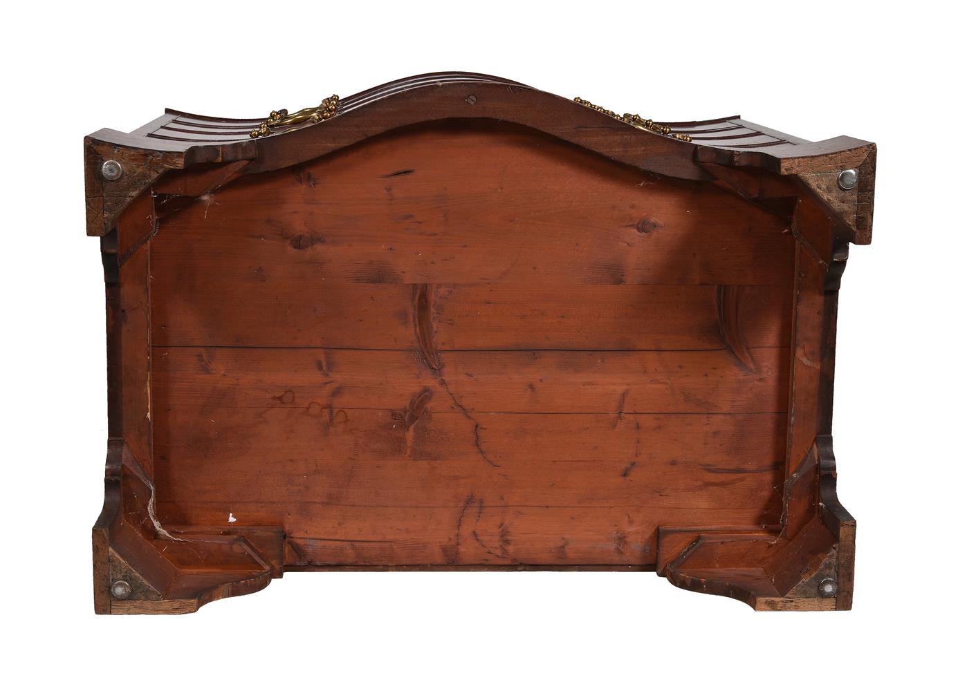 AN EARLY GEORGE III MAHOGANY SERPENTINE COMMODE, IN THE MANNER OF THOMAS CHIPPENDALE, CIRCA 1760 - Image 7 of 8
